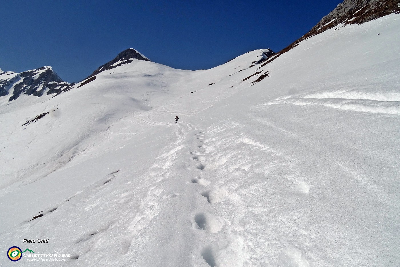 03 Salendo il canalino del Pizzo di Petto.JPG -                                